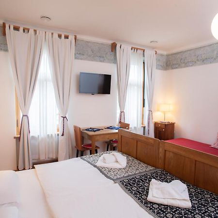 Pr'Gavedarjo Eco Heritage B&B 크라니스카고라 객실 사진