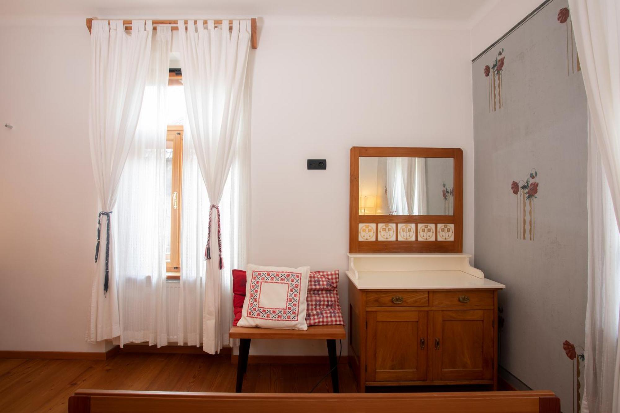Pr'Gavedarjo Eco Heritage B&B 크라니스카고라 객실 사진