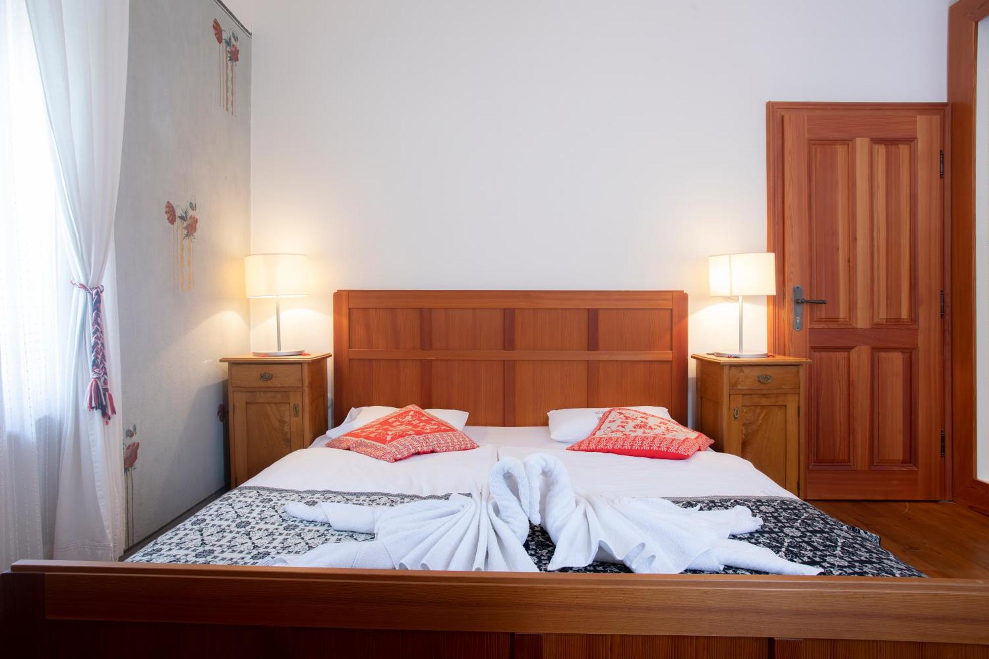 Pr'Gavedarjo Eco Heritage B&B 크라니스카고라 객실 사진